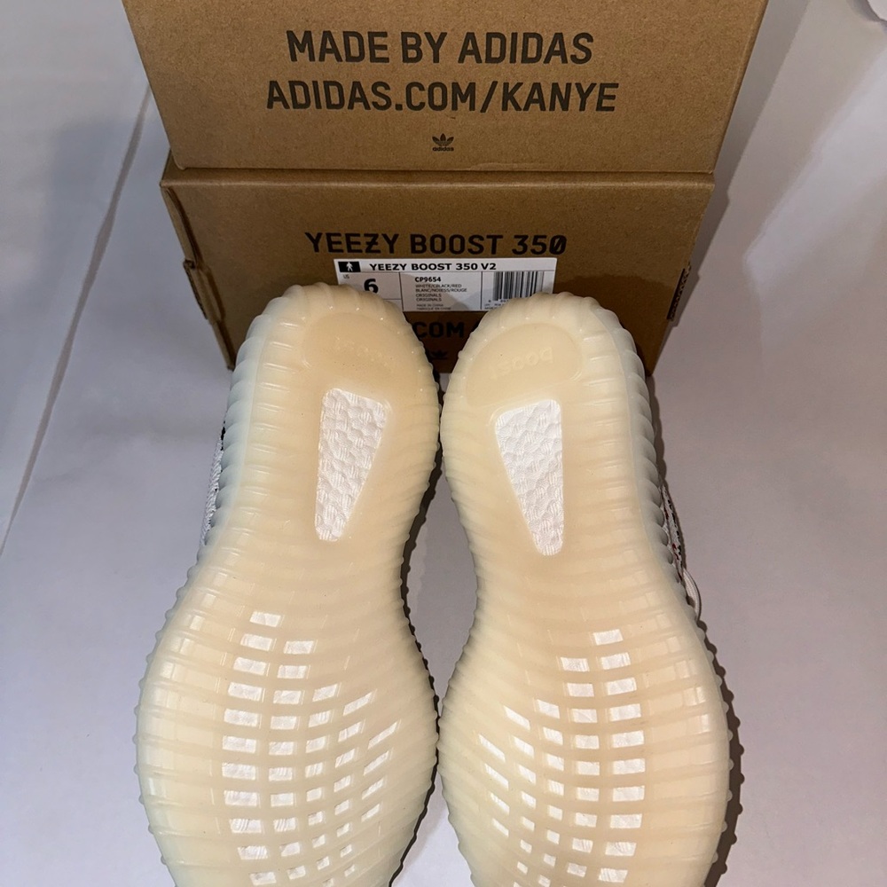 Adidas Yeezy Boost 350 V2 Zebra Print - Picture 4 of 4